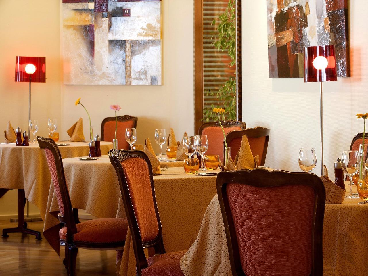 Hotel Restaurant Logis La Palette Wettolsheim Exterior photo