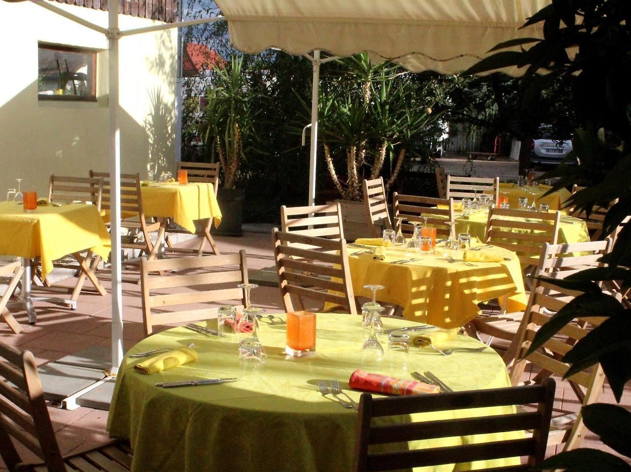 Hotel Restaurant Logis La Palette Wettolsheim Exterior photo